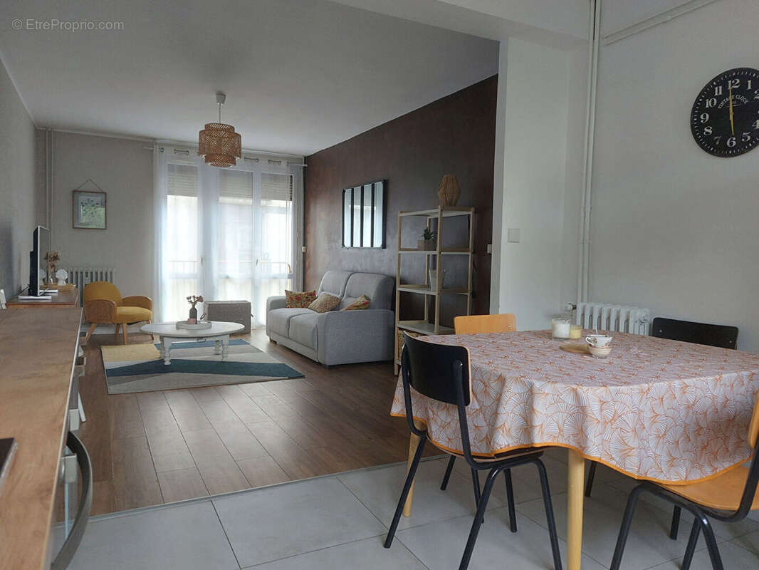 Appartement Bourges 4 pièce(s) 77.50 m2 - photo 3