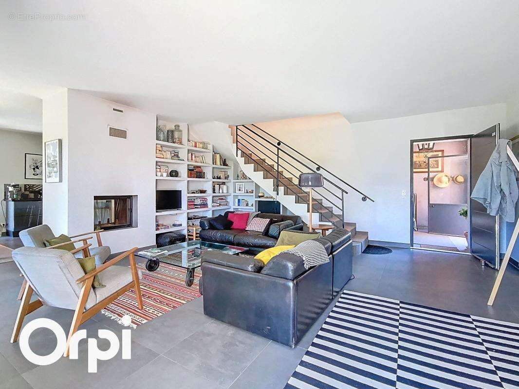 Maison à LA CADIERE-D'AZUR