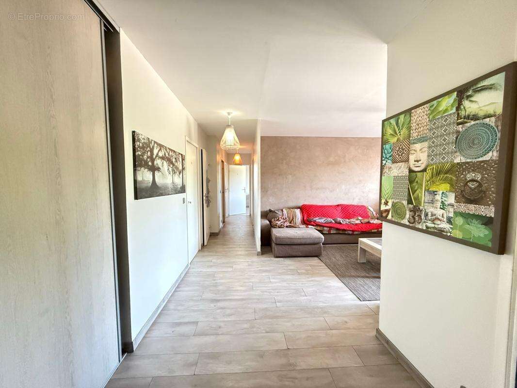 Appartement À Vendre - photo 2