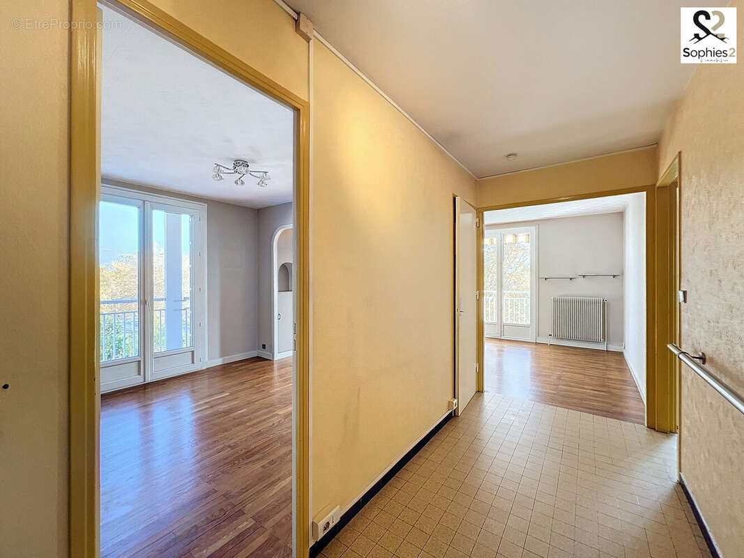 Appartement à LE PONT-DE-CLAIX