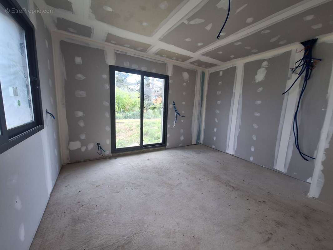 Maison à PERIGNAT-LES-SARLIEVE