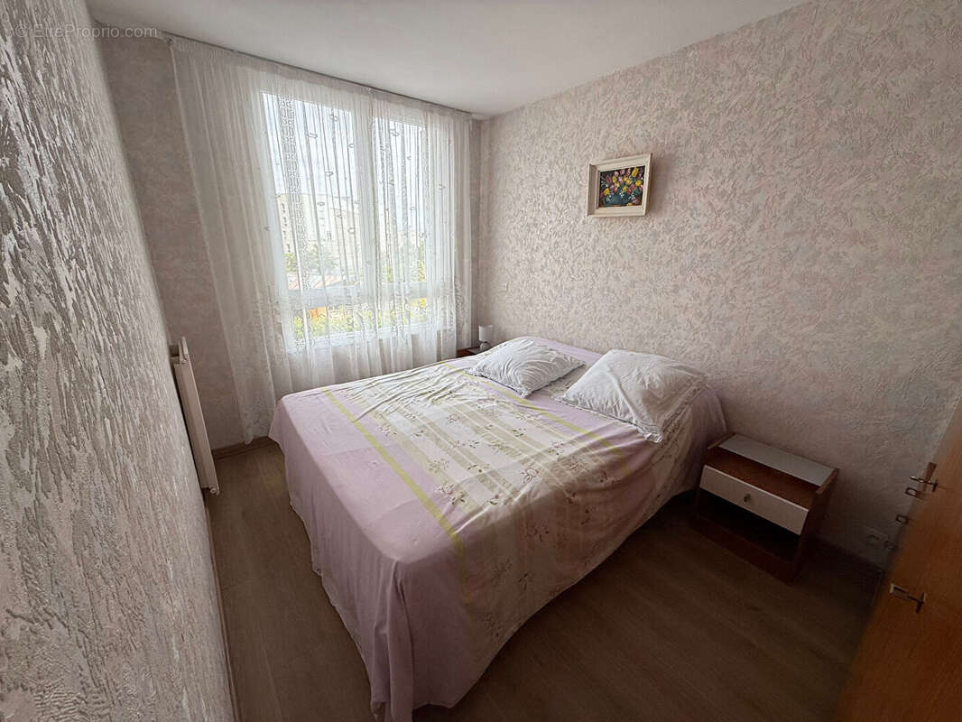 Appartement à SARTROUVILLE