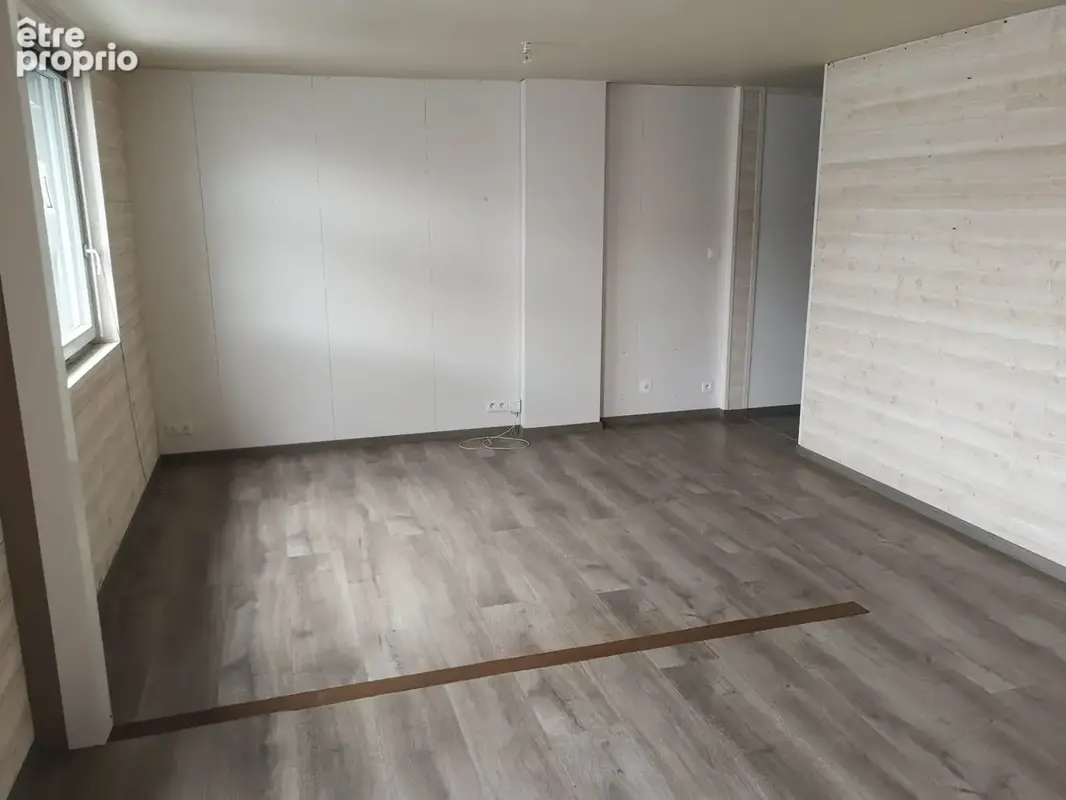 Commerce 41 m² à Saint-Martin-Des-Champs  - photo 5