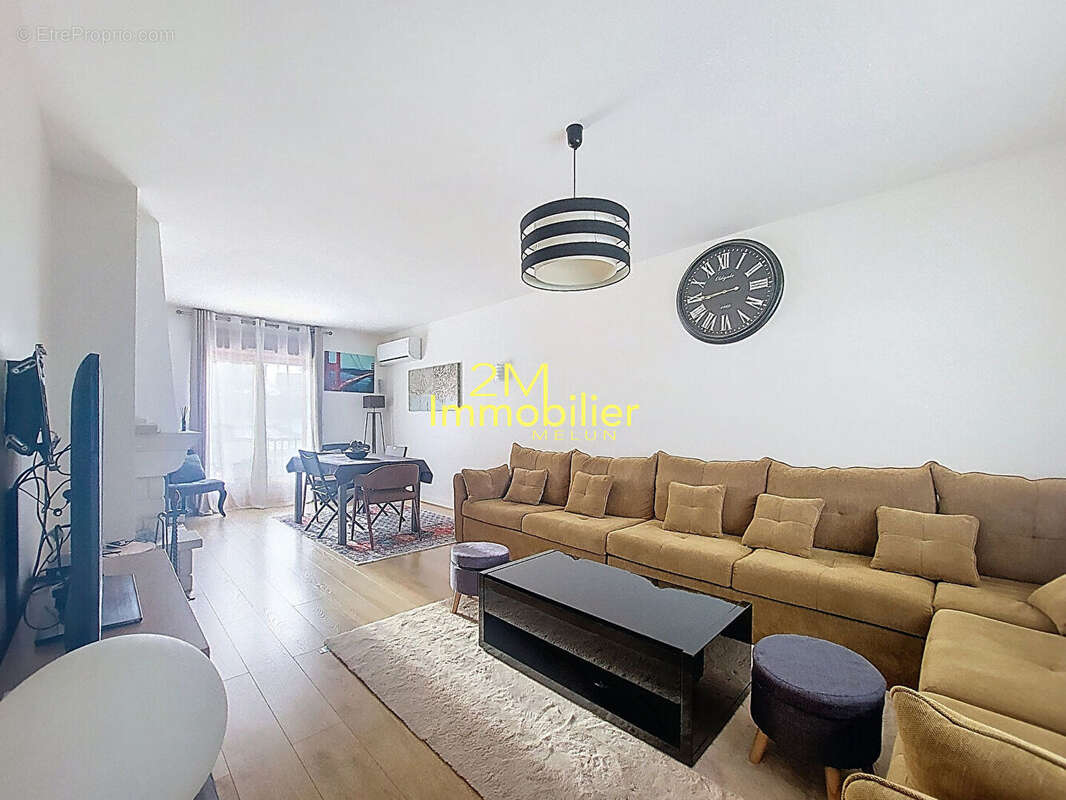 Maison à VAUX-LE-PENIL