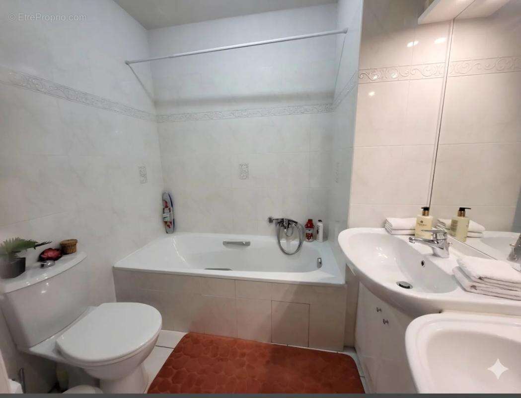 Appartement à MANDELIEU-LA-NAPOULE