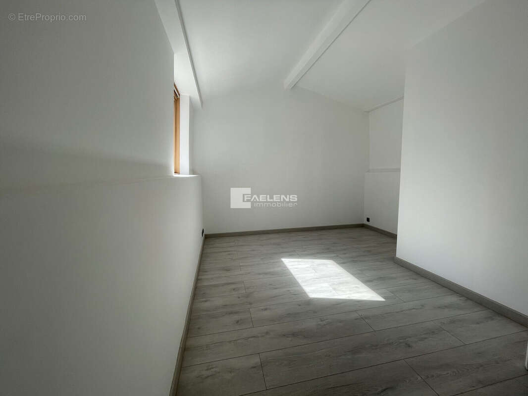 Appartement 44 m² à Lille  - photo 2