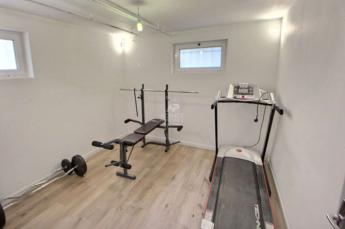 Maison à CHANTELOUP-LES-VIGNES