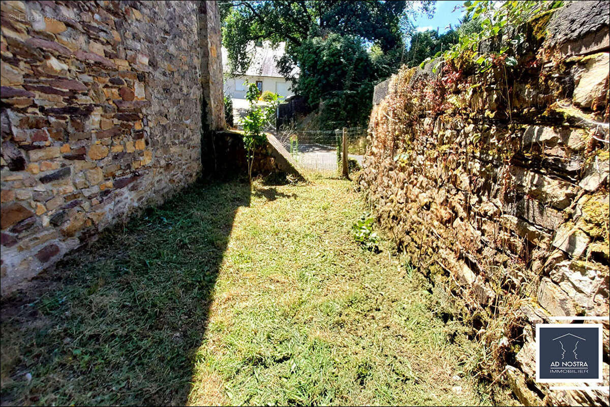 Maison à BAULON