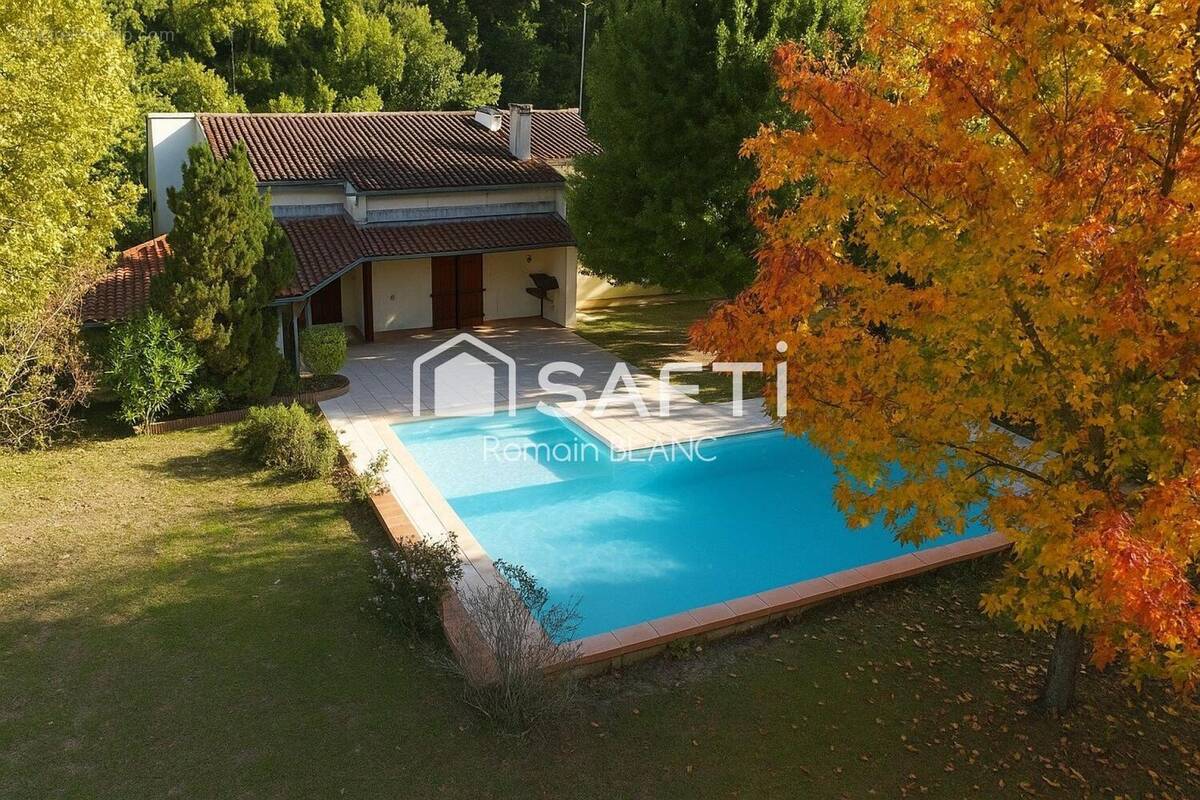 Photo 1 - Maison à LAPEYROUSE-FOSSAT