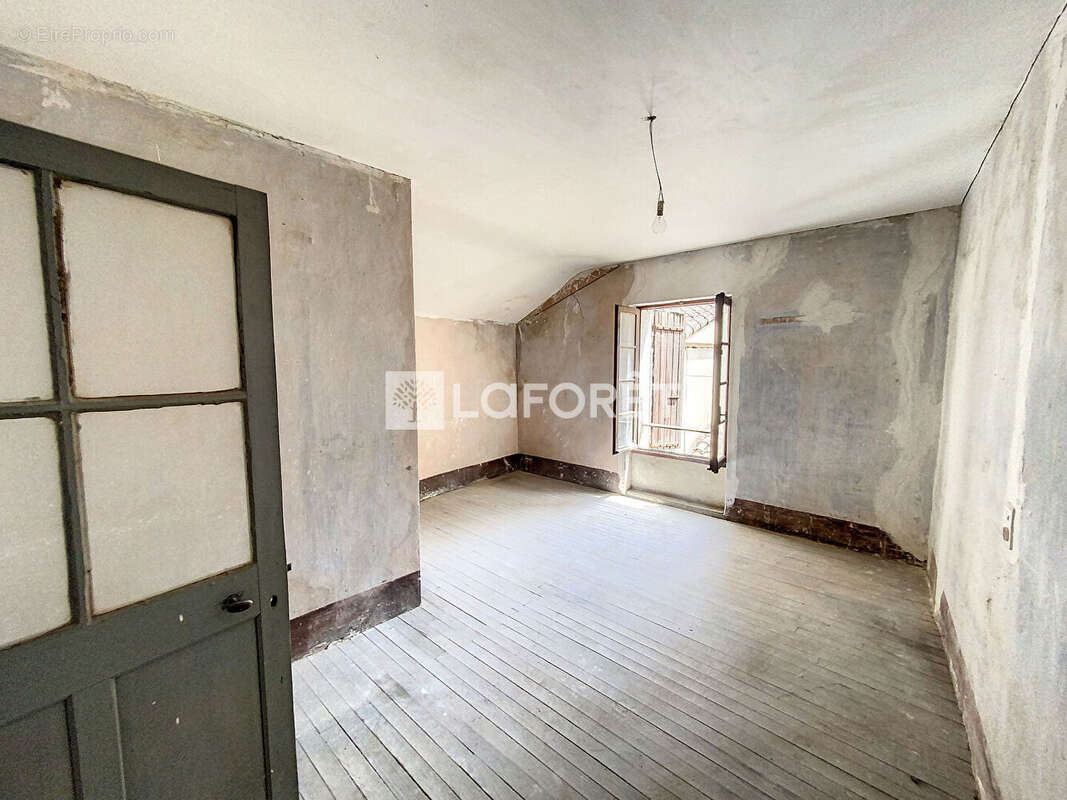 PIOLENC - Maison de village 90m²+ annexe - photo 7