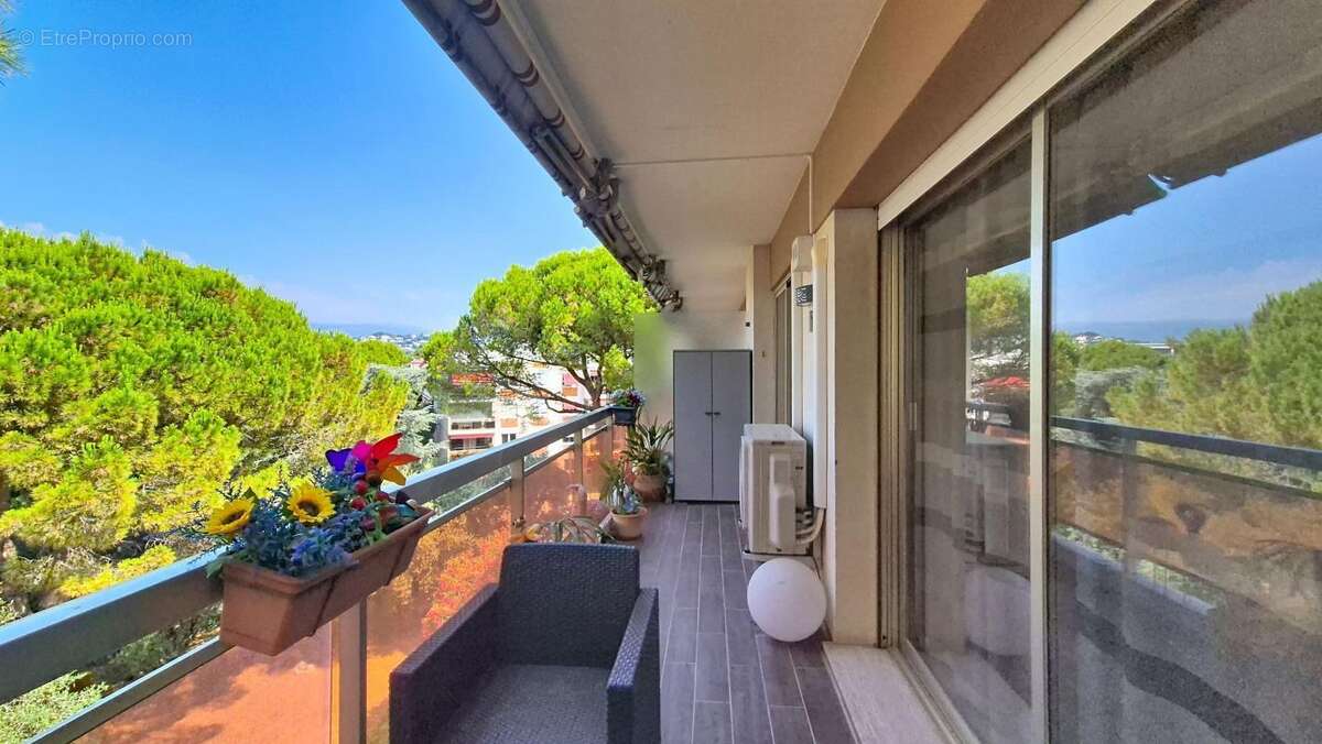 Appartement à LE CANNET