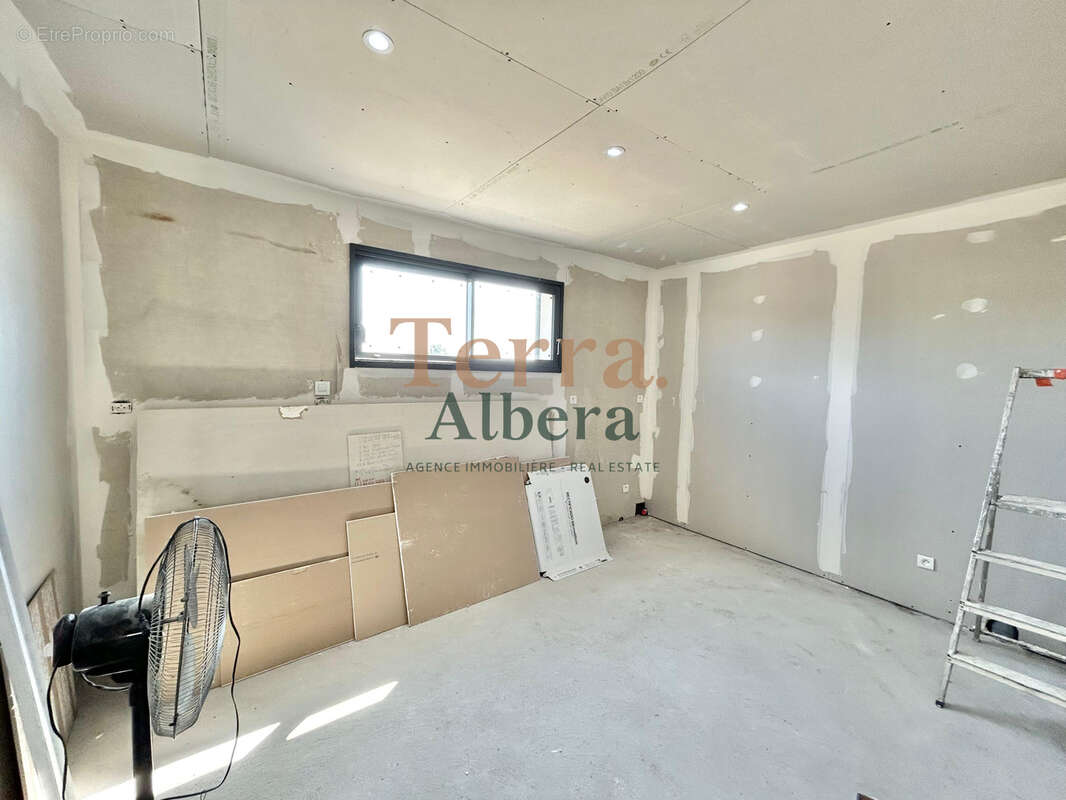 Saint-jean-lasseille - maison neuve 124m2 - garage - en cours de finition - photo 11