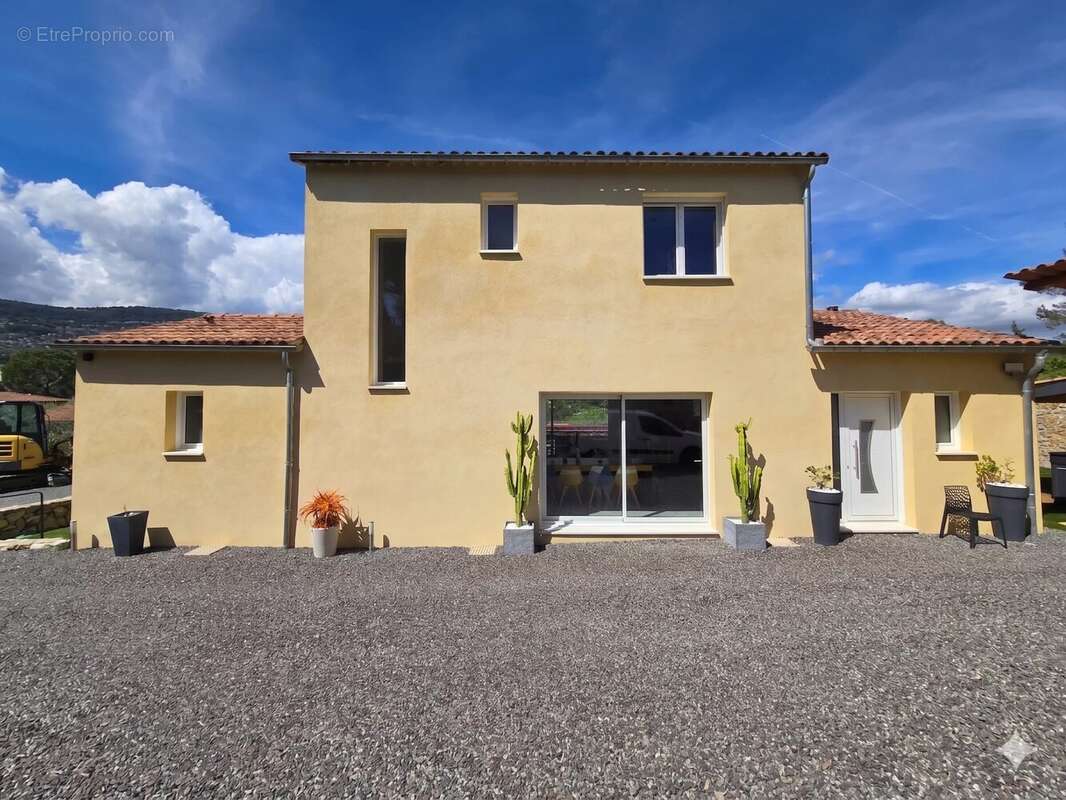 Maison à PEYMEINADE