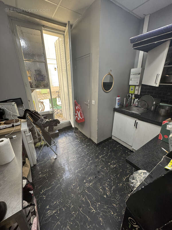 Commerce à PARIS-6E