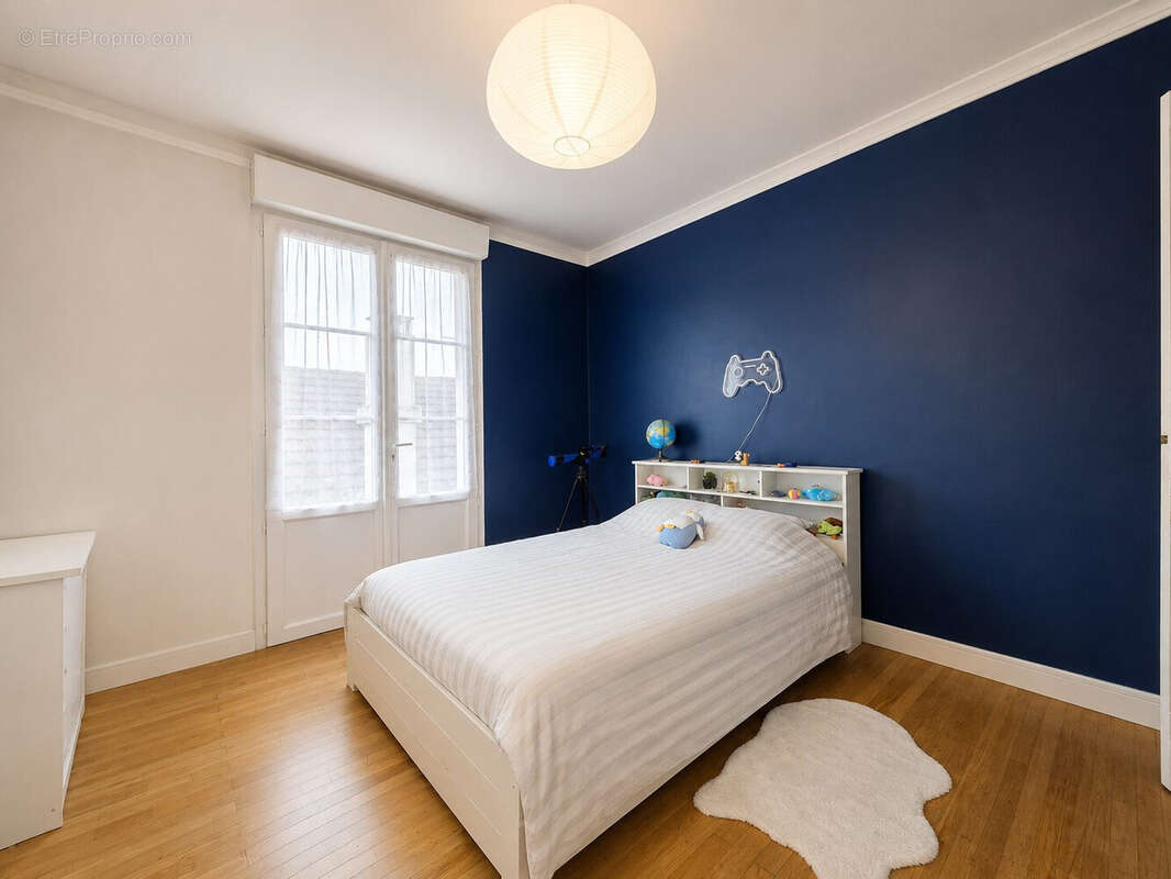 Maison 196 m² à Gond-Pontouvre  - photo 8