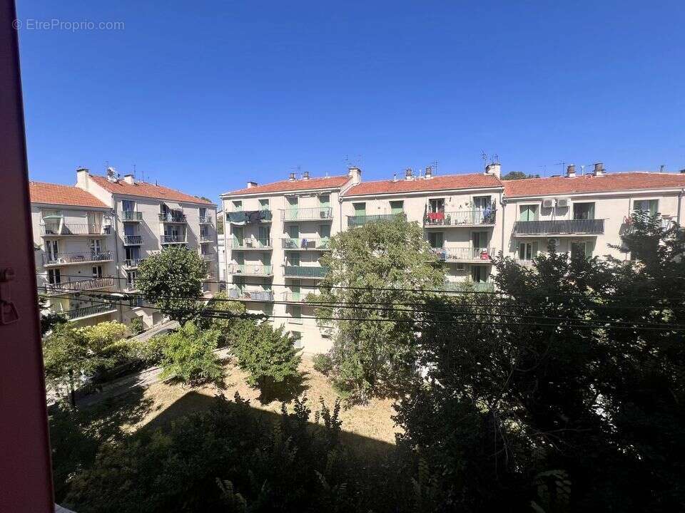 Appartement à MARSEILLE-4E