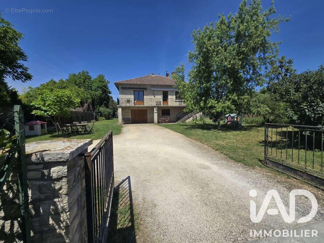 Maison 132 m² à Prayssac  - photo 2