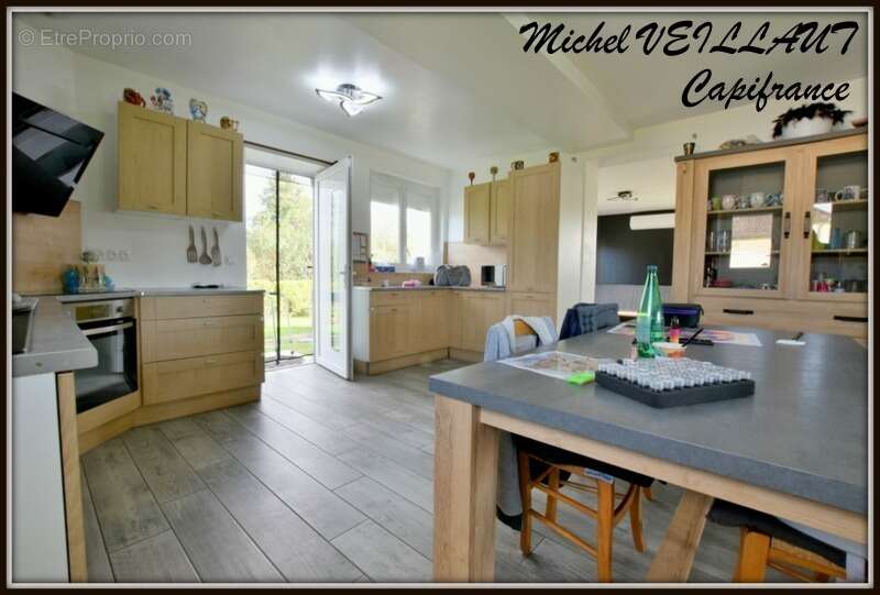 Maison à PARAY-LE-FRESIL