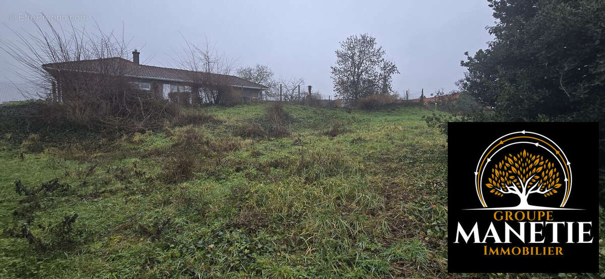 Terrain à ESTREES