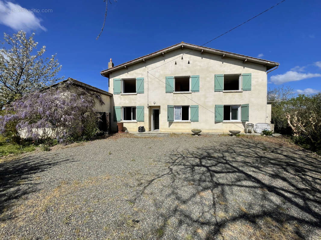 Maison à CAHUZAC-SUR-ADOUR