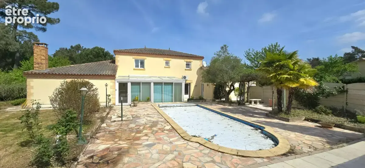 Maison individuelle de standing, avec piscine et double garage - photo 2