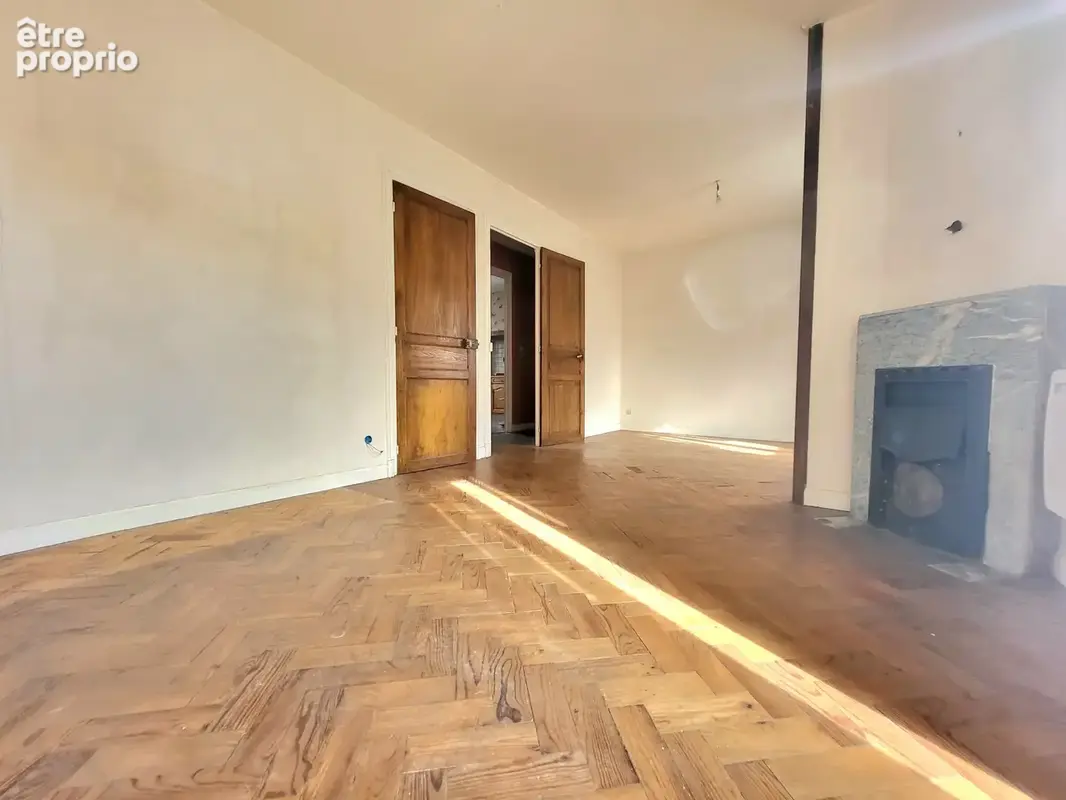 Appartement à rénover   58 m2 avec combles privatifs - photo 3