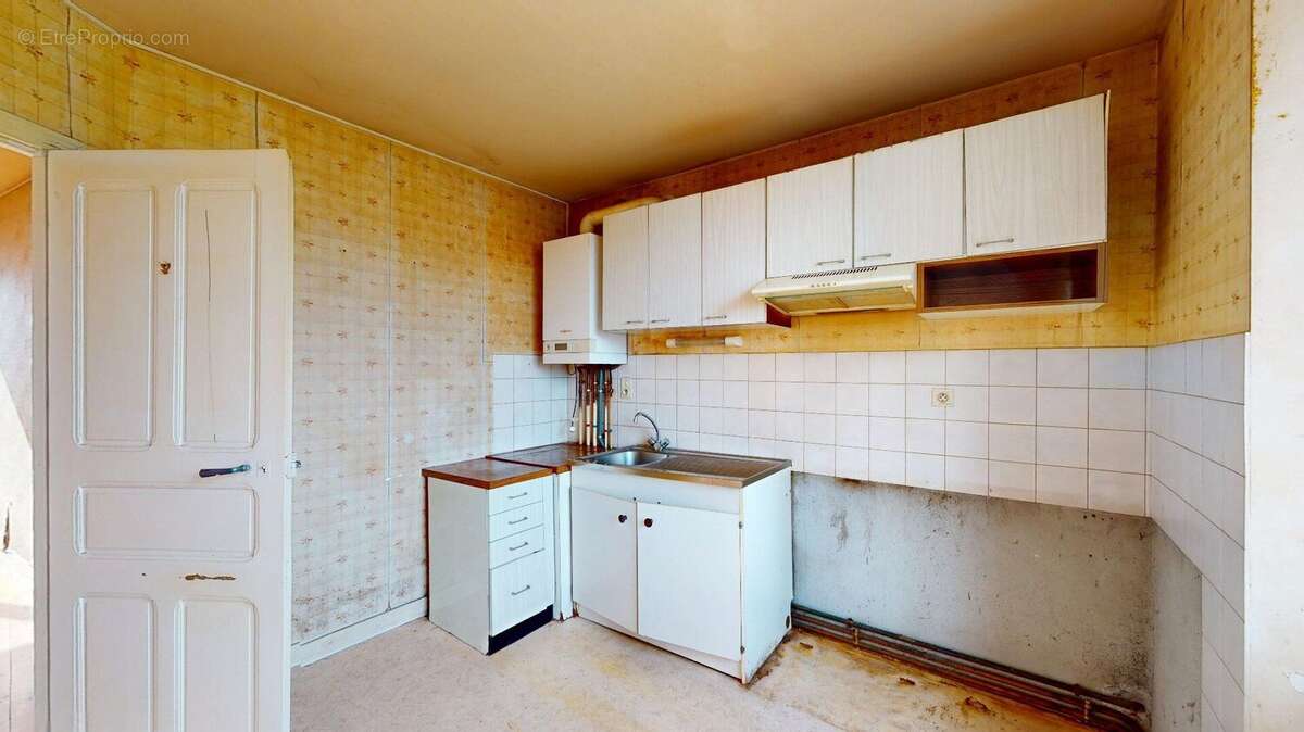 IMMEUBLE de 490 m² + garage - photo 9