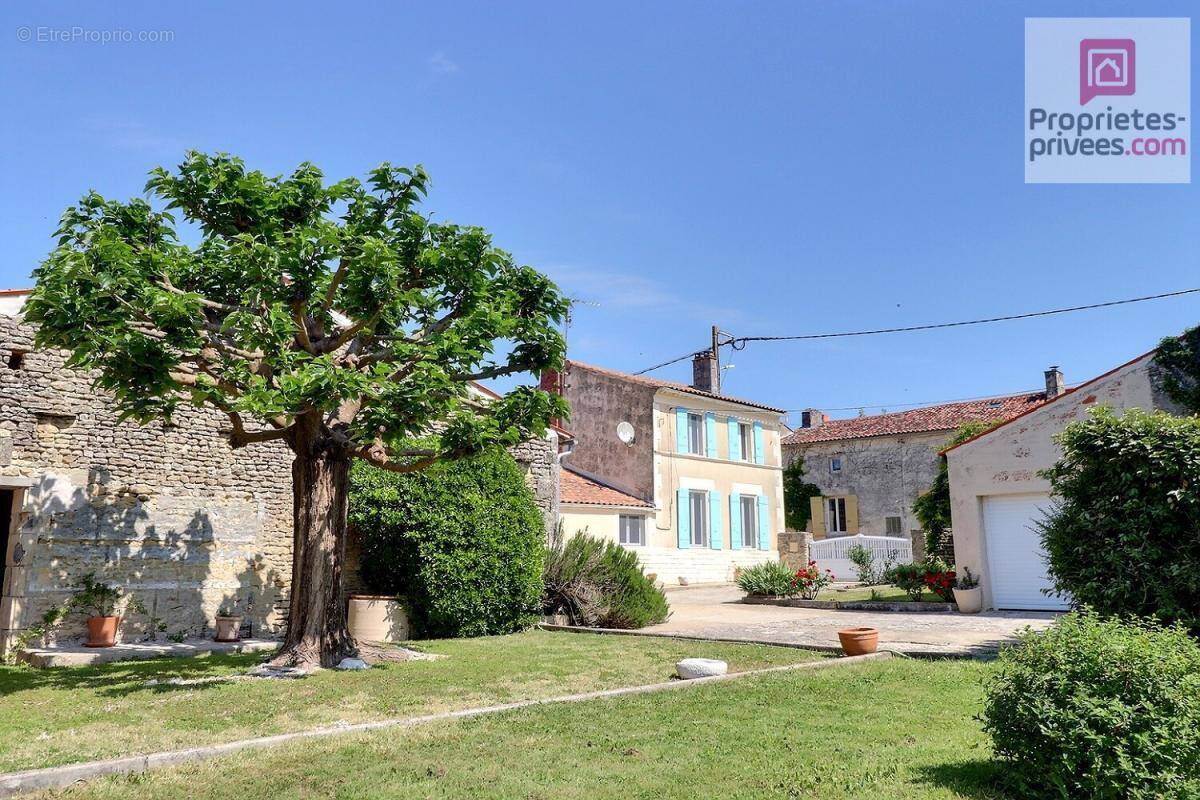 Maison à TONNAY-CHARENTE