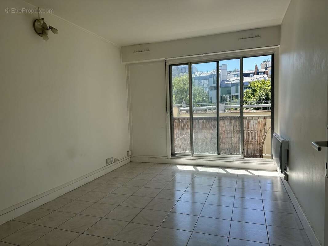 Appartement à PARIS-20E