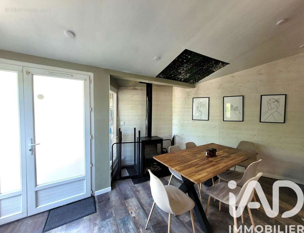 Photo 3 - Maison à LE CHAMBON-FEUGEROLLES