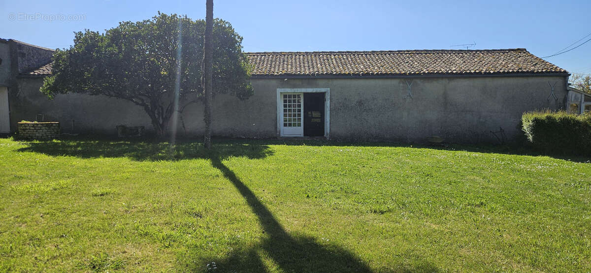 Maison à vendre de 7 pièces de 257 m2  edit - photo 22