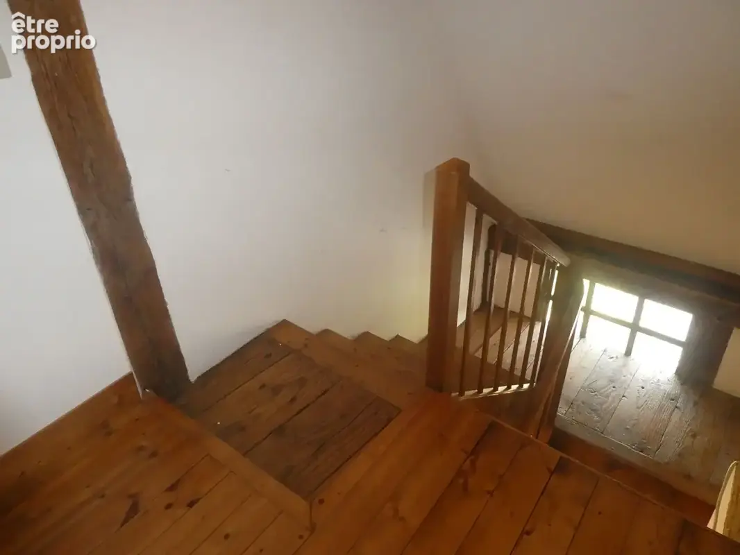 Maison Pont L Eveque, 2 chambres et grenier sur la totalité, travaux à prévoir. - photo 6