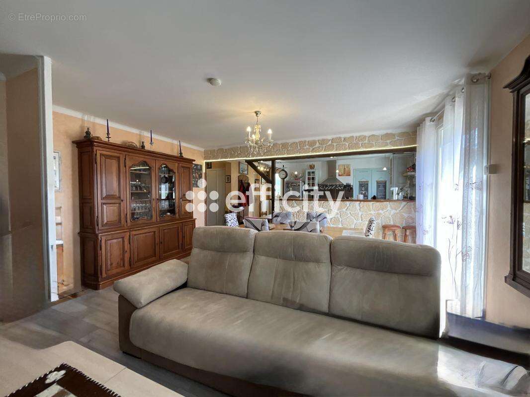 Maison à PRIVAS
