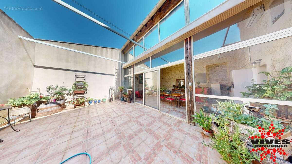 Maison de caractère de 200 m² avec terrasse tropézienne - photo 4