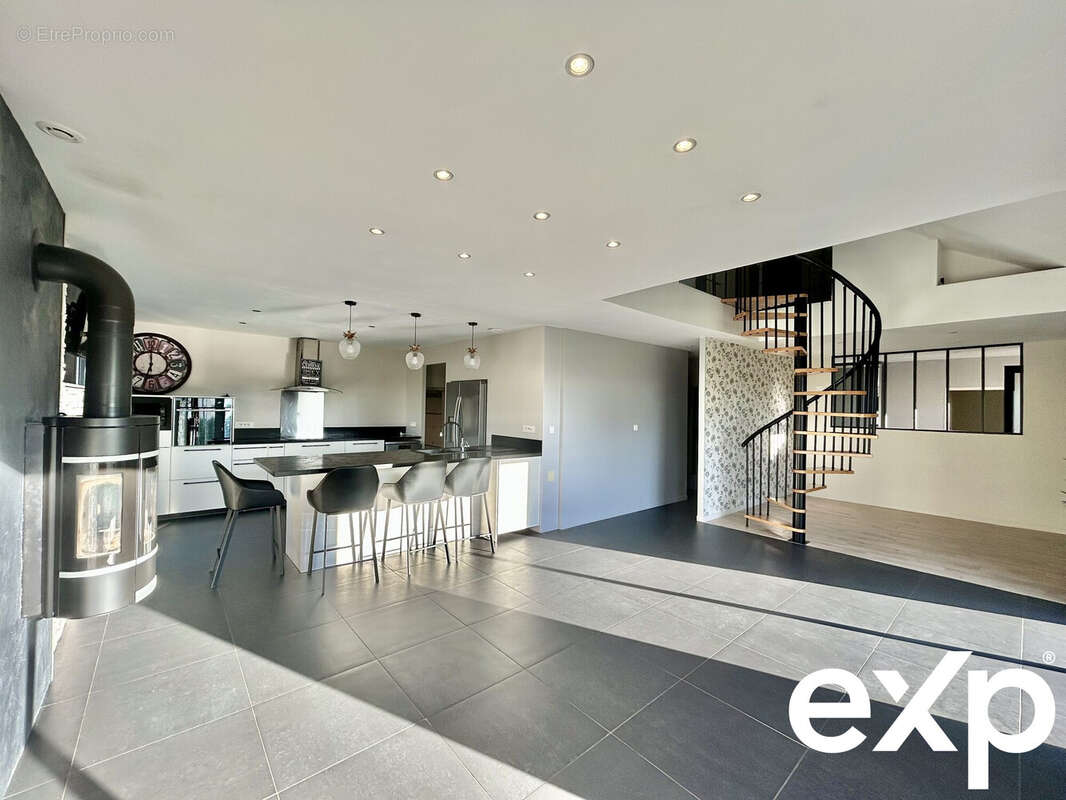 Maison à SAINT-GENIX-SUR-GUIERS