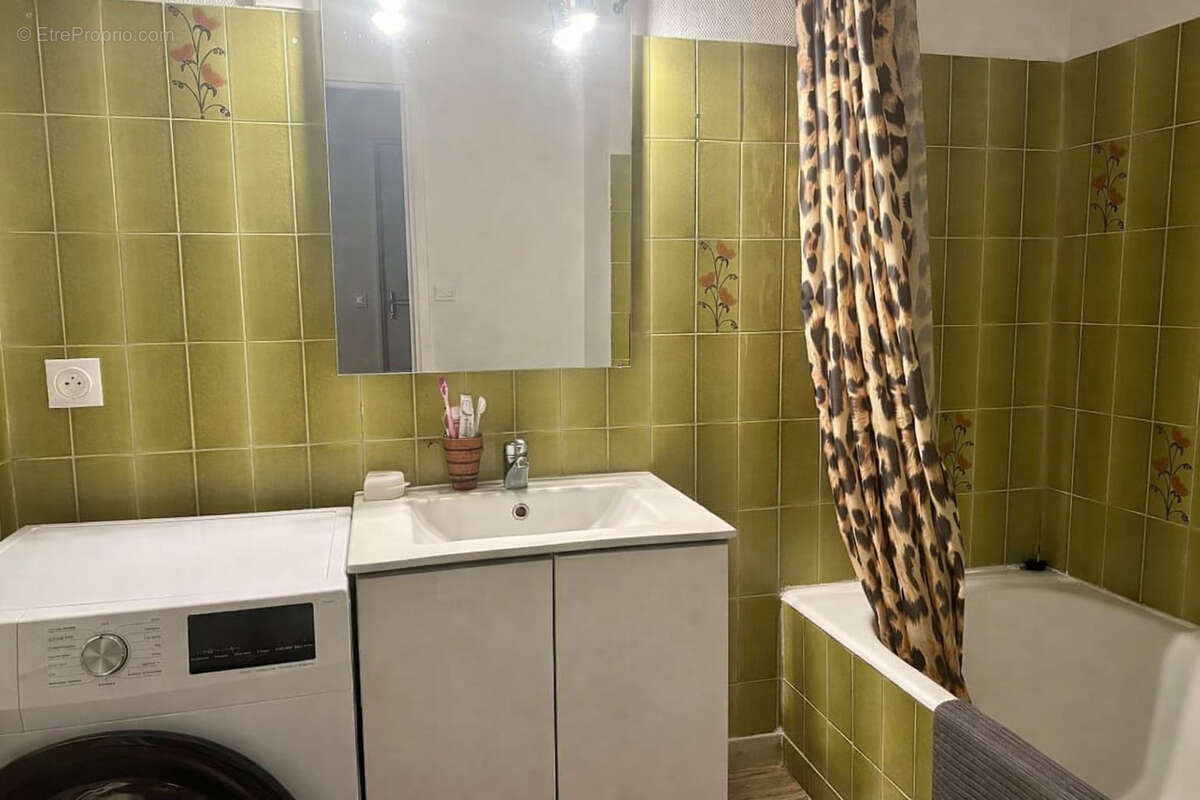 Appartement à PARIS-20E