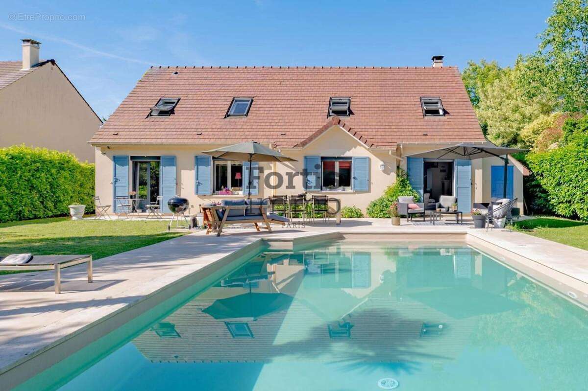 Maison à ETIOLLES