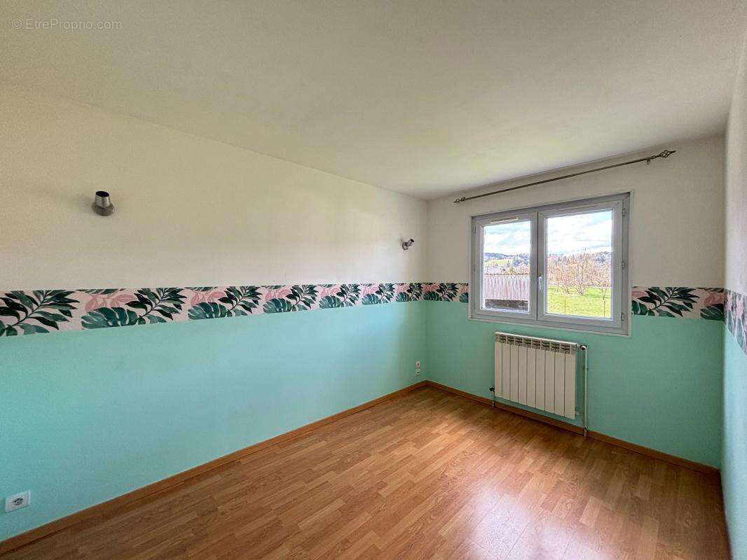 Appartement à LES ECHELLES