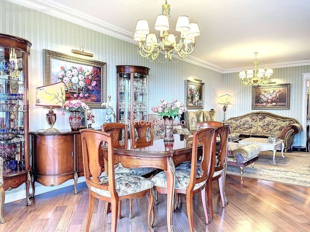Appartement à VALLAURIS