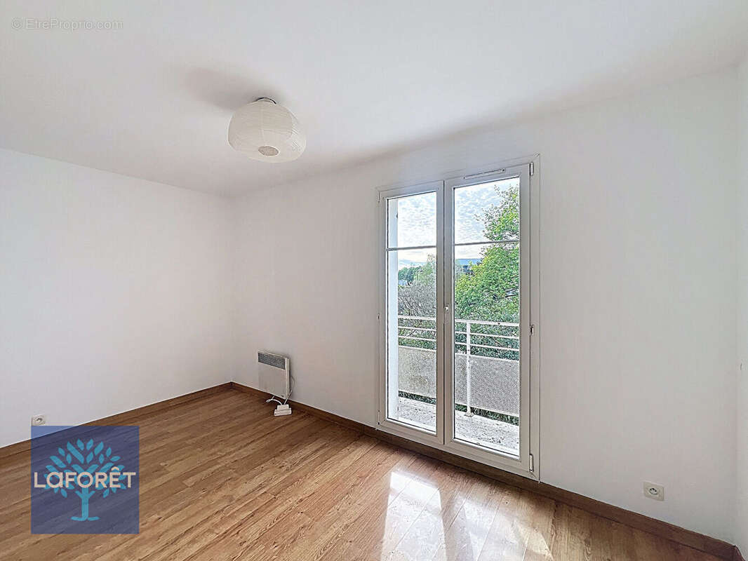 Appartement Corbeil Essonnes 3 pièce(s) - photo 4