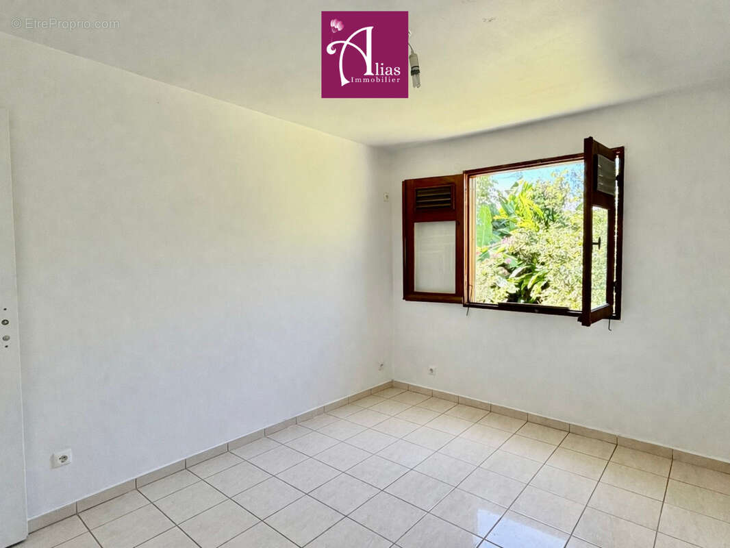 Maison à BAIE-MAHAULT