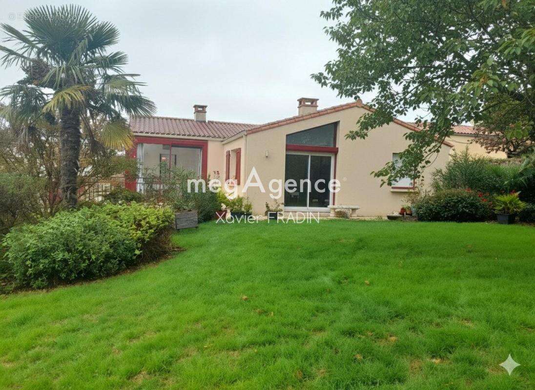 Maison à MORTAGNE-SUR-SEVRE