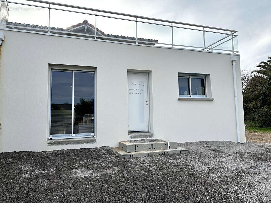 Maison 6 pièce(s) 145m2 - photo 3