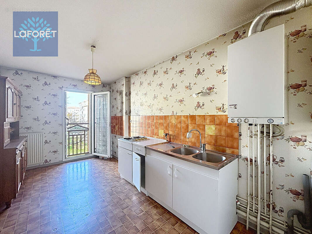Appartement à SAINT-GENIS-LAVAL
