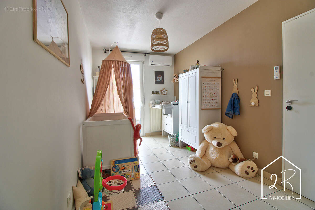 Appartement à SIMANDRES