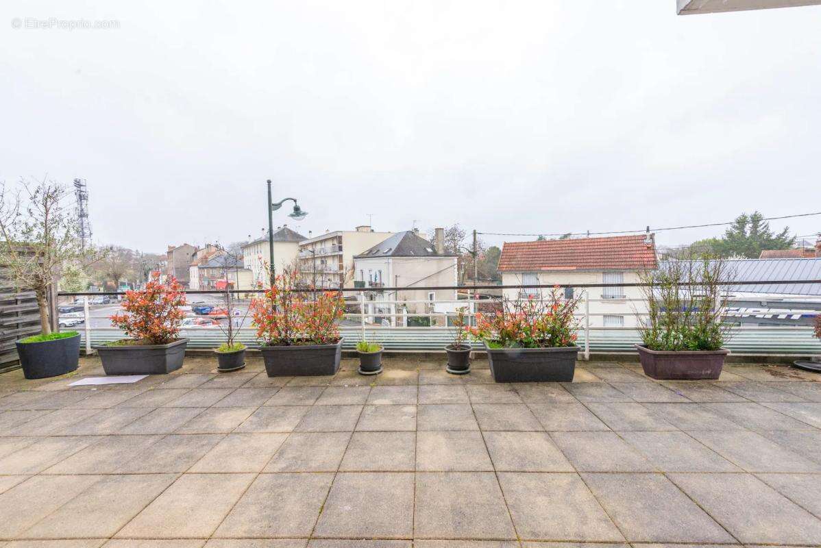 Appartement à CORBEIL-ESSONNES