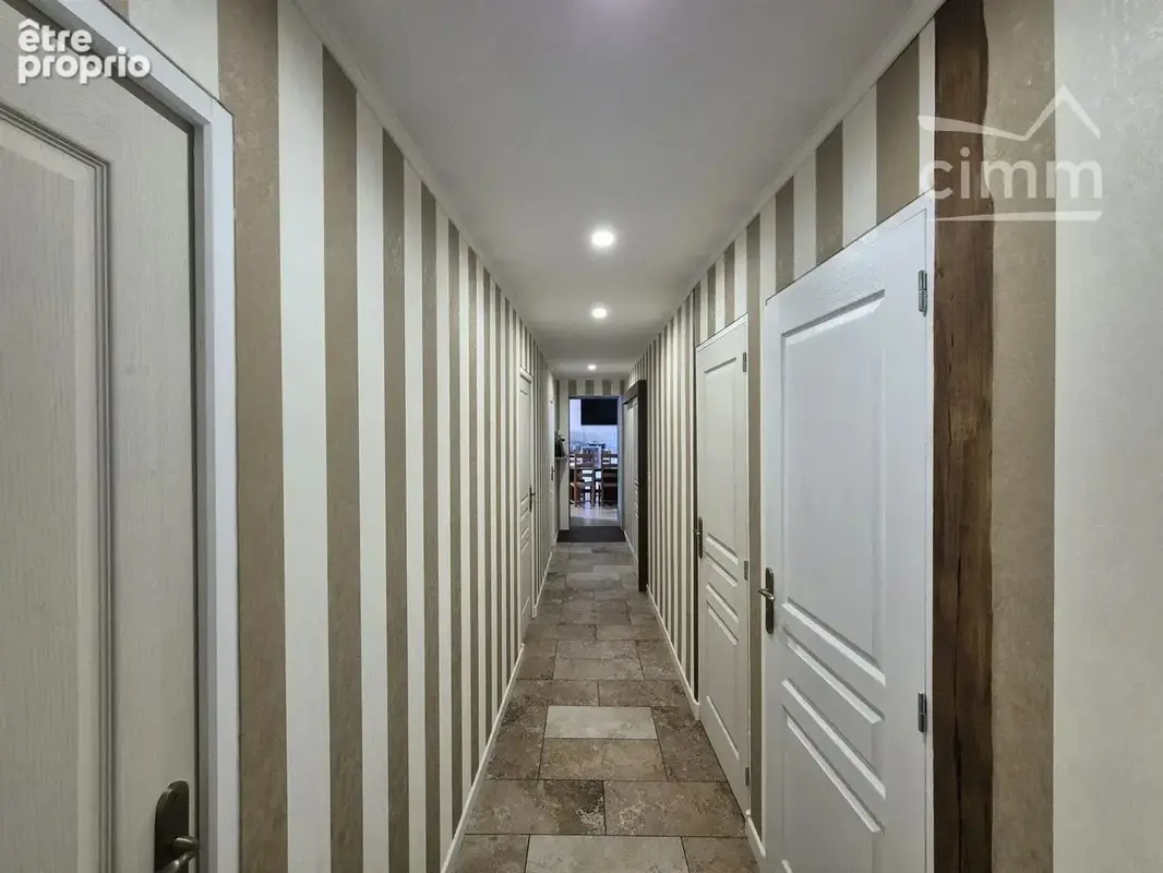 Ensemble immobilier de caractère avec dépendances – Villebarou (41000) - photo 7