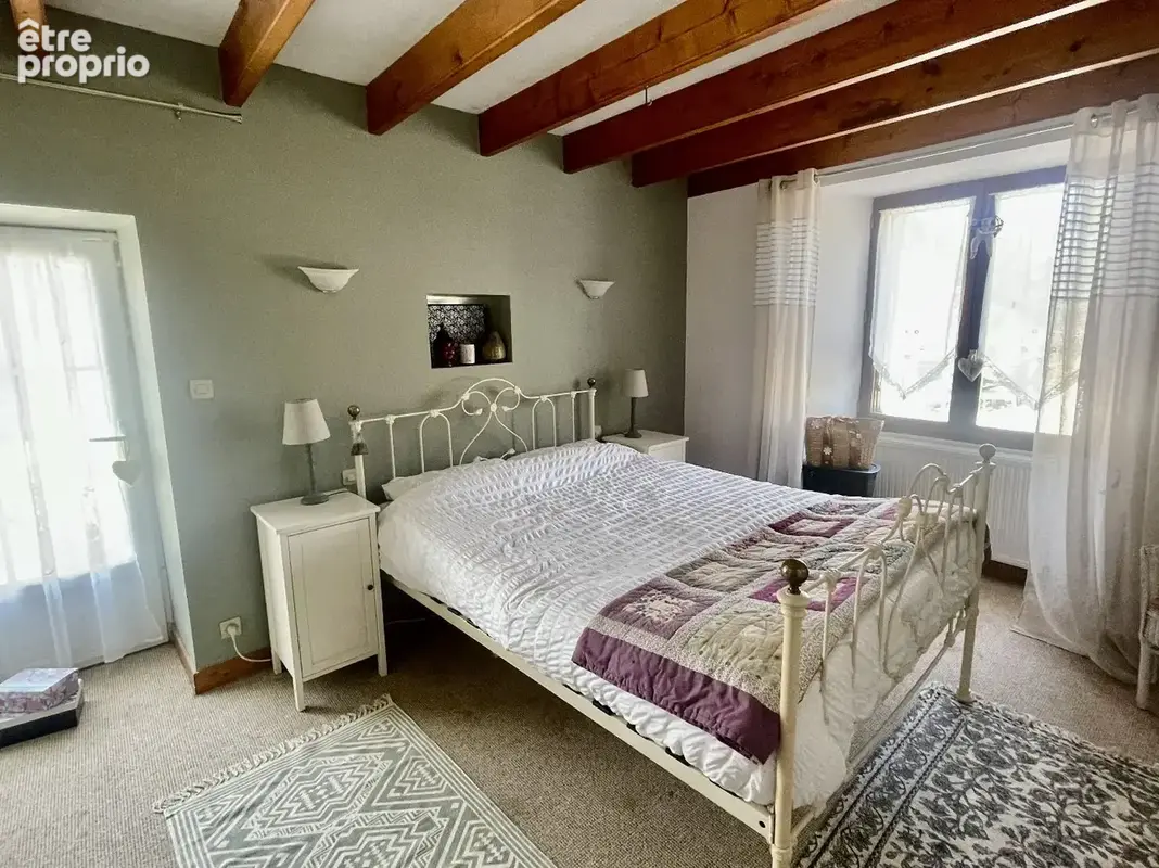 Maison du caractère de plain-pied avec 3 chambres, grand terrain, garage et atelier - photo 5