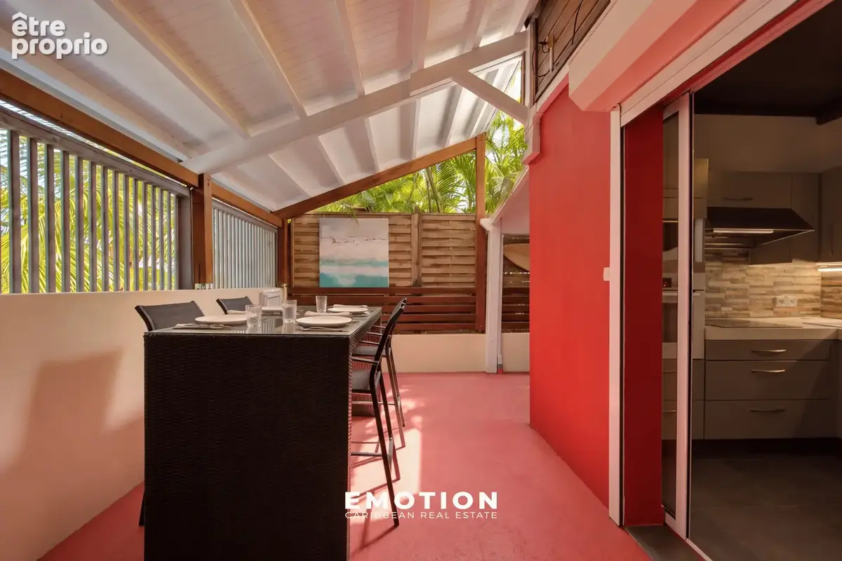 Villa T5 de 117 m2 + 45 m2 de terrasses couvertes - Garage - Piscine - Vendue meublée et équipée - photo 4