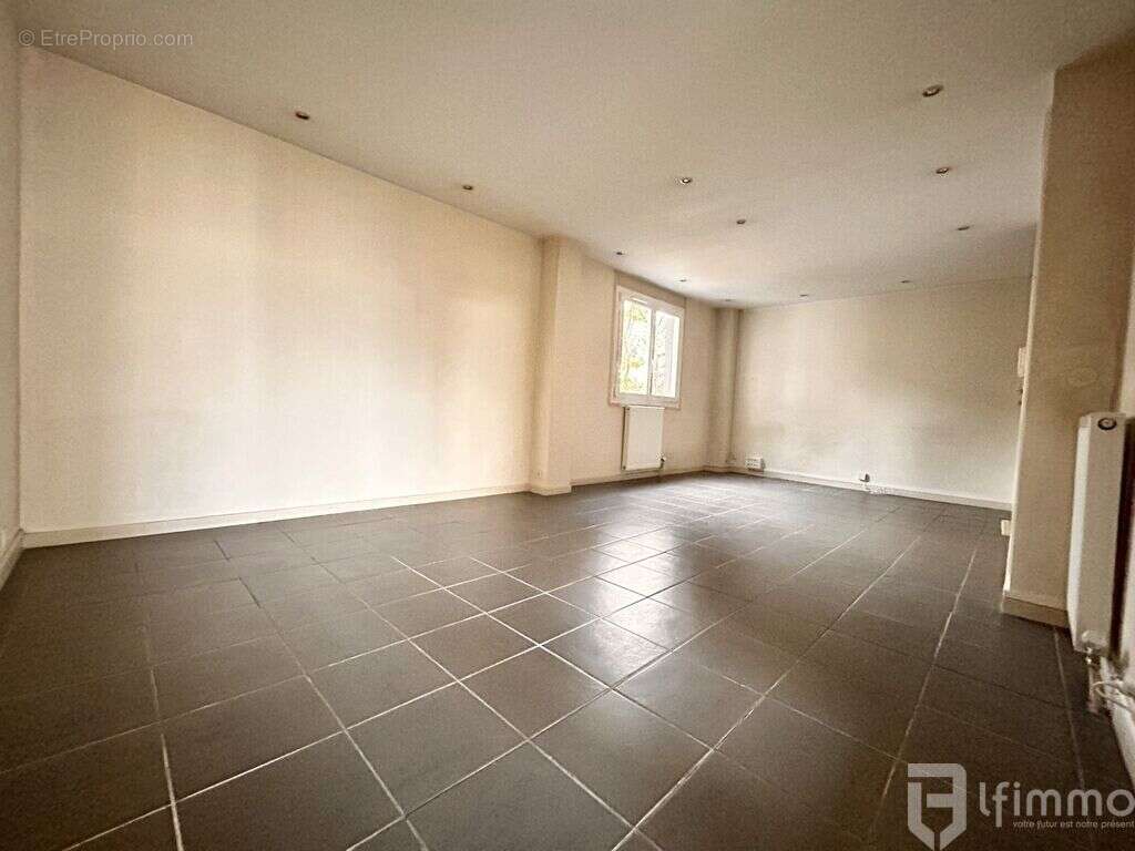 Appartement à FONTENAY-SOUS-BOIS